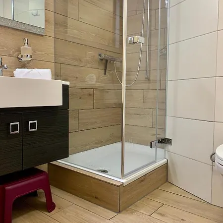 Daire Moench Amazing Grindelwald